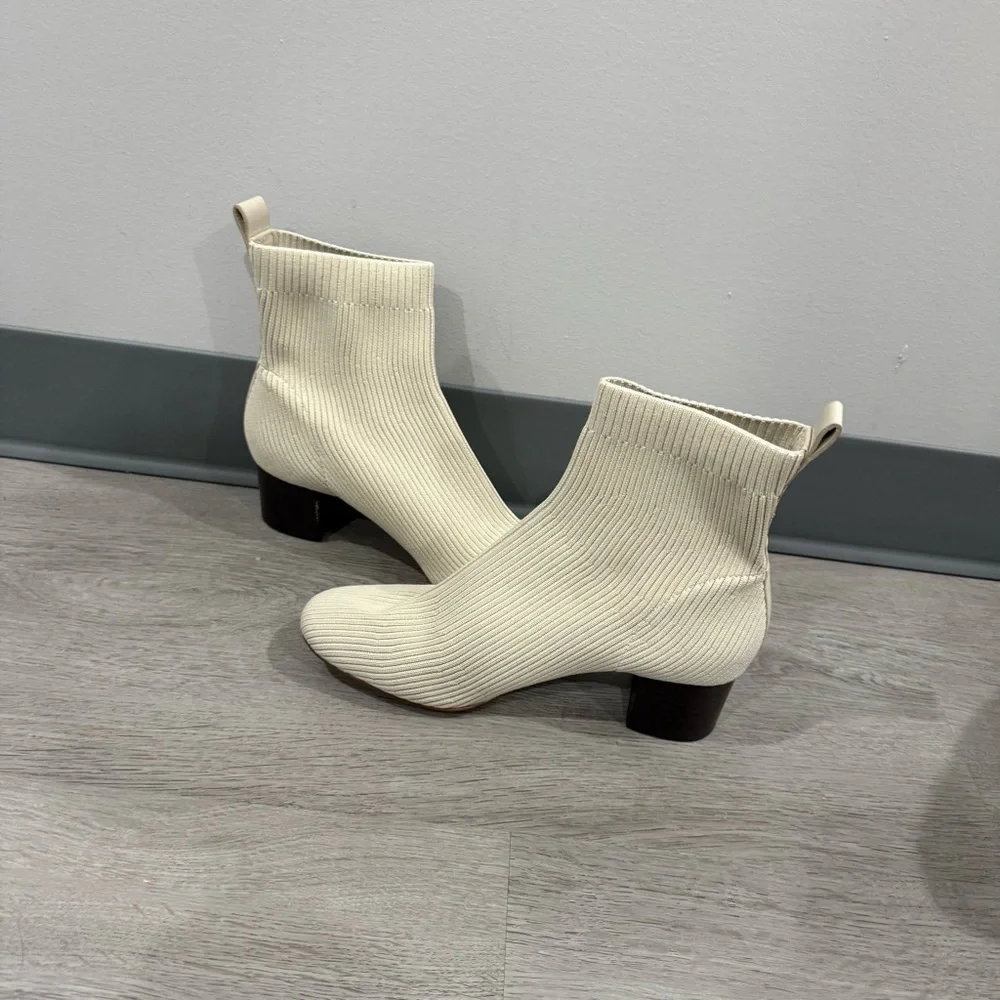 Everlane Sock Boots The Glove Knit Heel in Bone Cream